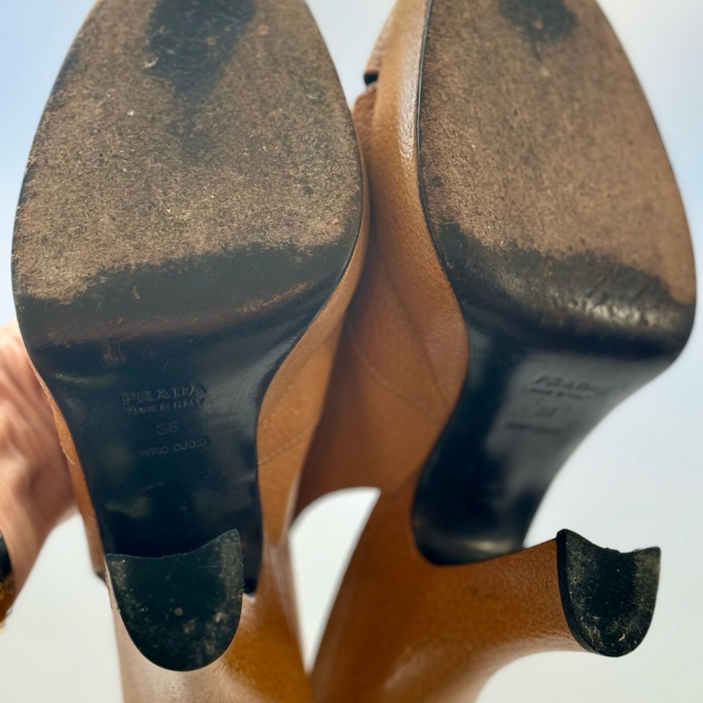 Designer Prada camel heels with silver hardware size 38 or 8 - Picture 6 of 6